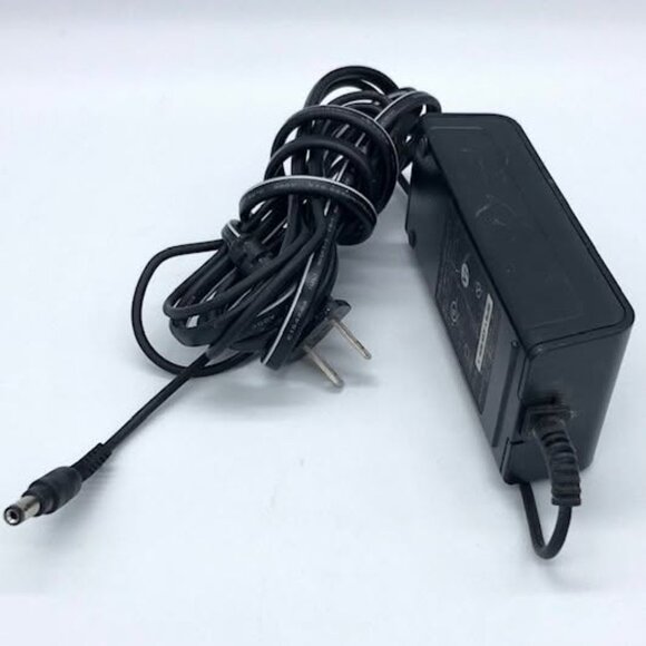 Samsung Verizon Network Extender SCS-2U01 - Picture 7 of 9